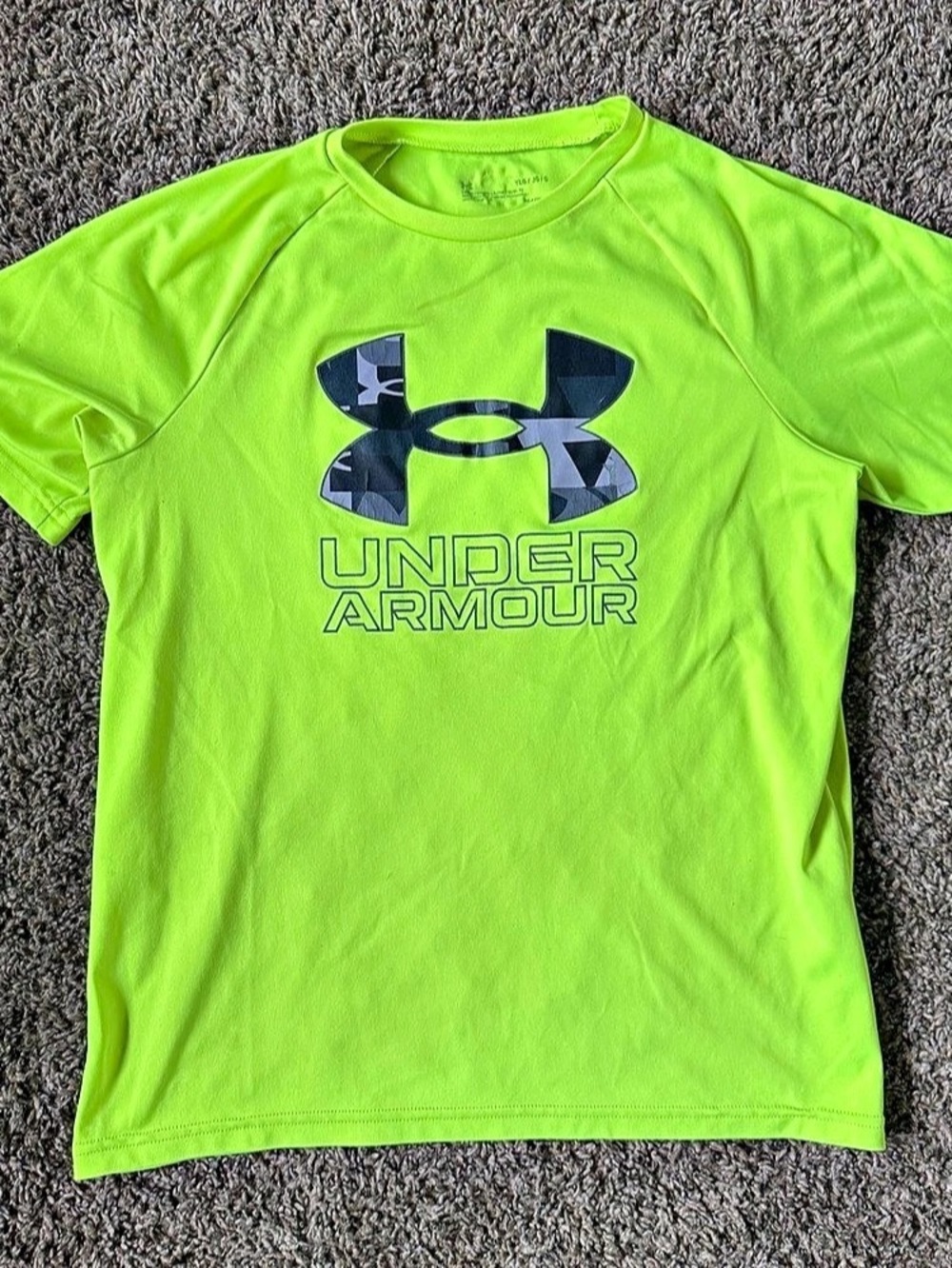 Under Armour Boys Youth Large YL Neon Yellow Short Sleeve Graphic Logo T-Shirt